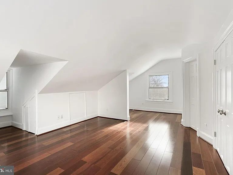 1675 Wisconsin Ave NW — Photo 28