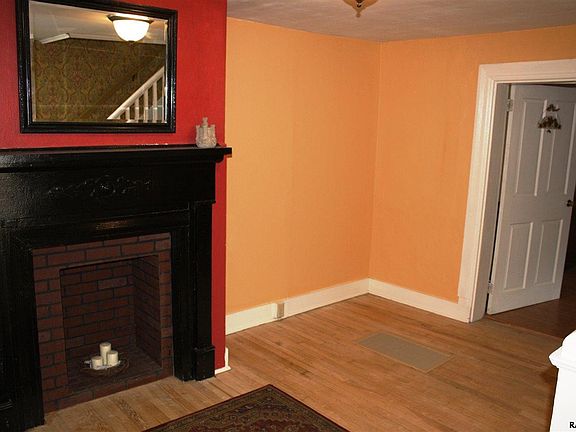 4th image of 6 College Ave