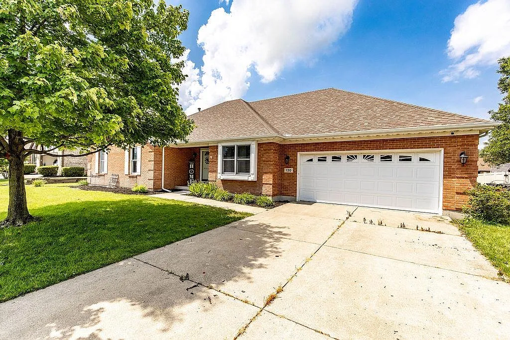 120 Colonel Dr photo 1