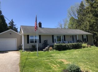 16 Birch Meadow Rd, Merrimac, MA 01860