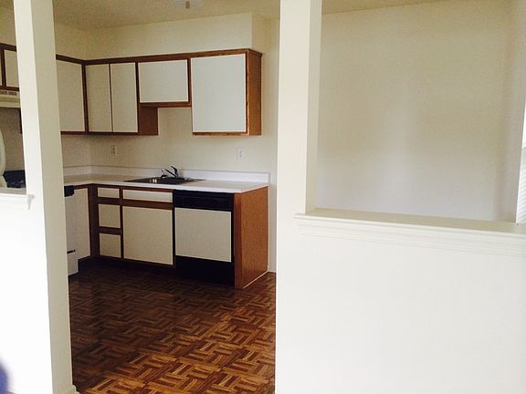 2nd image of 53 White Pond Ct #53