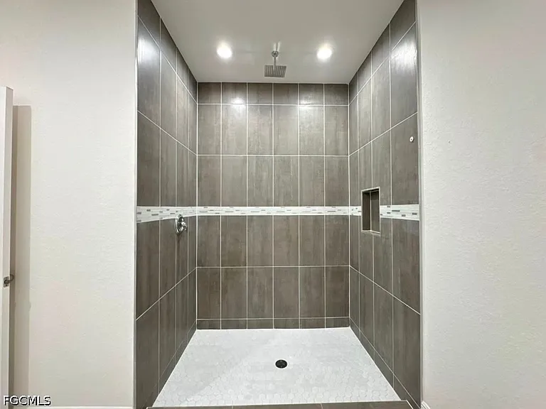 537 Greenbriar Blvd — Photo 6
