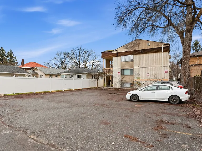 411 E Sinto Ave — Photo 16