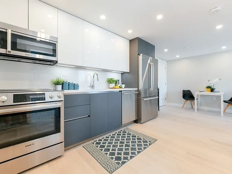 932 Broadway #305 — Photo 4