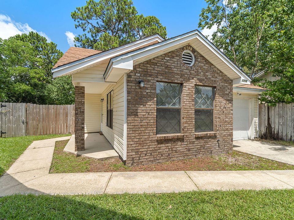 1st image of 1718 Bennetts End