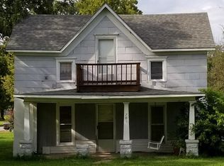 701 E 3rd St, Scammon, KS 66773