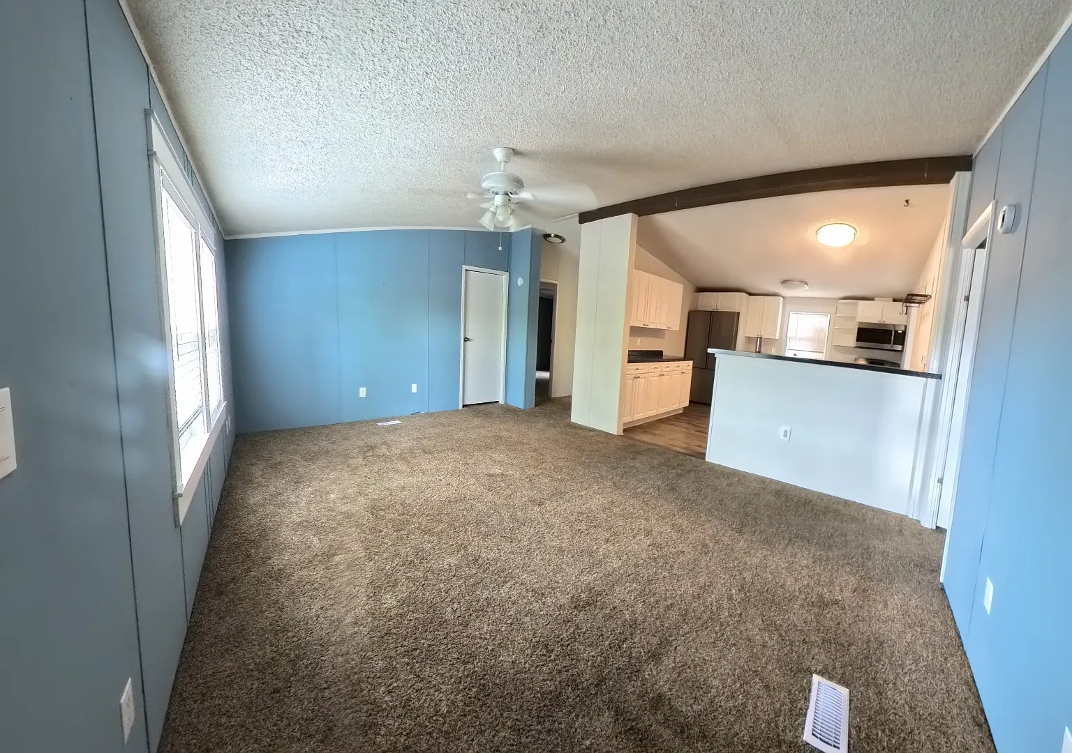3 bed, 1040 sqft, $2,000 — Photo 2