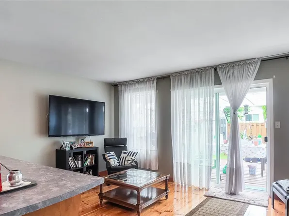 601 Azalea Pl, Campbell River, BC V9W 7H2