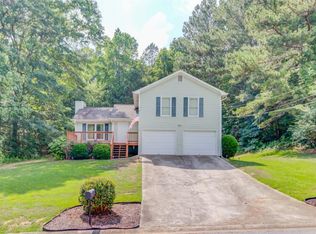 1815 Green Alder Dr, Dacula, GA