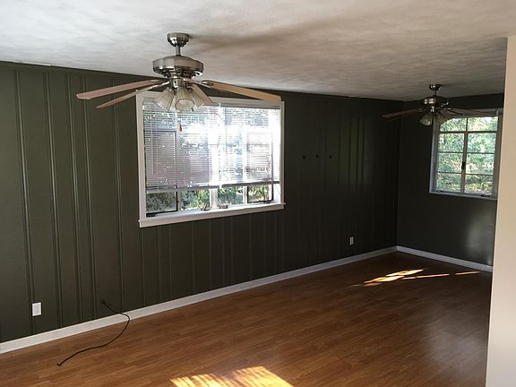 5th image of 109 Rosemary Ln
