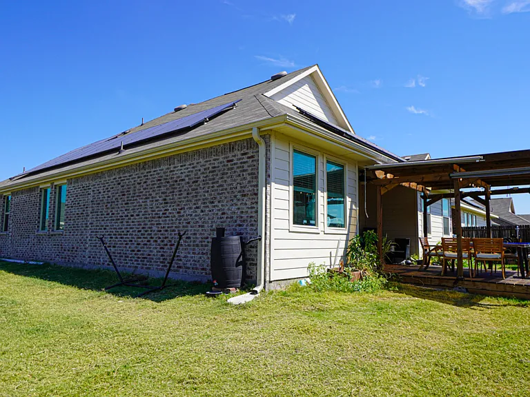 733 Alden Dr — Photo 21