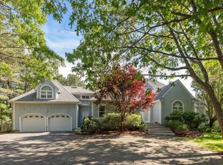 26 Lakeside Ln, Westhampton, NY 11977