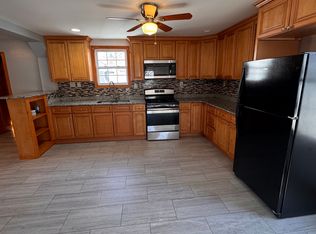 72 Foster St #2, New Bedford, MA 02740