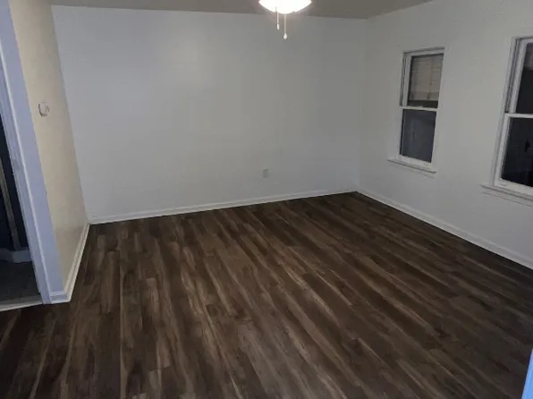 57951 Grand River Ave APT 1, New Hudson, MI 48165