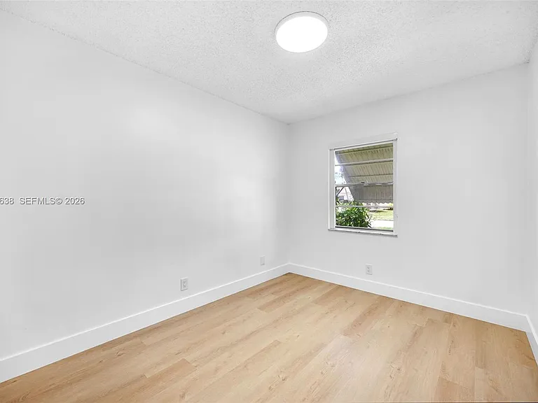 304 SW 77th Ave — Photo 22