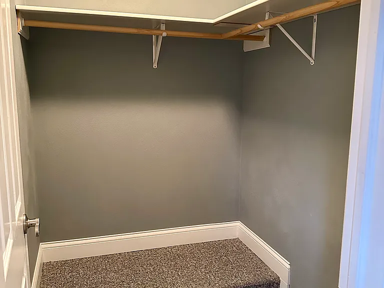 302 Holland Rd — Photo 16
