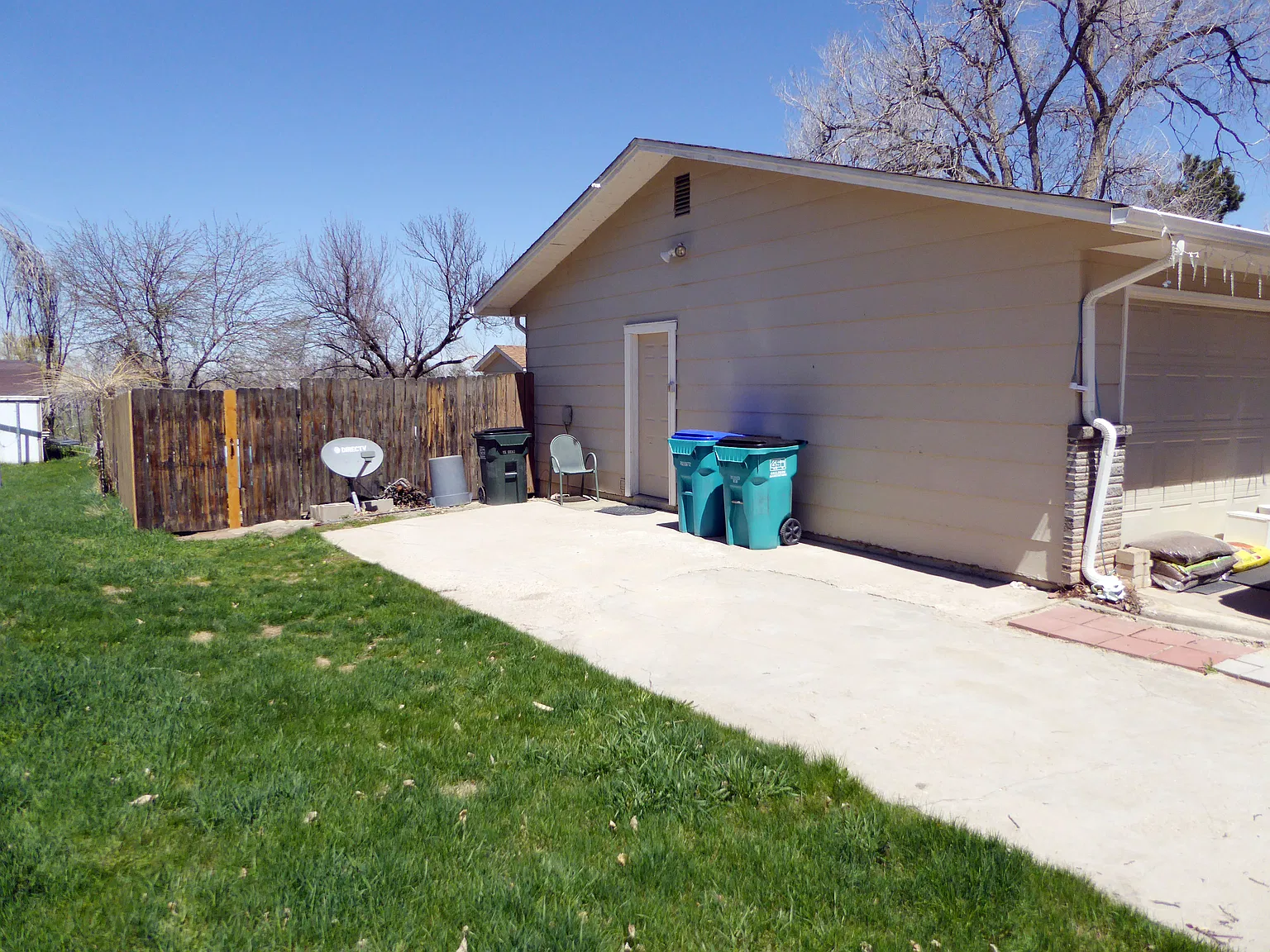 2 bed, 1060 sqft, $1,550 — Photo 2
