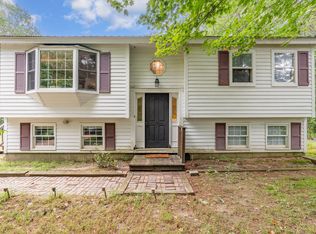 252 Yarmouth Rd, Gray, ME 04039