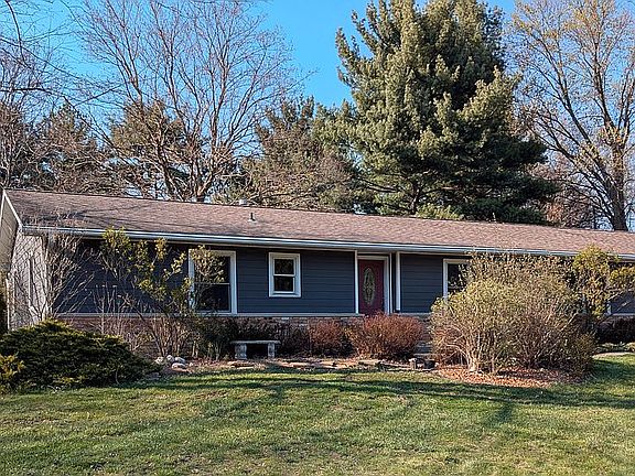 2nd image of 2200 Robinhood Ln