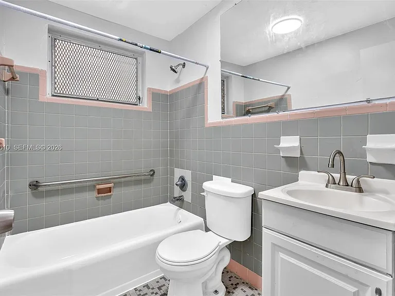 934 Meridian Ave #7 — Photo 12
