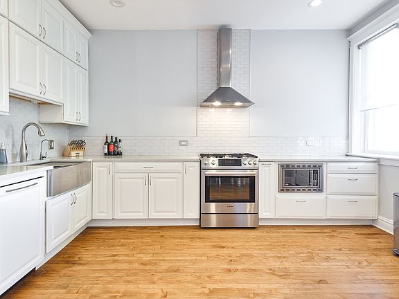 5th image of 1431 N Maplewood Ave