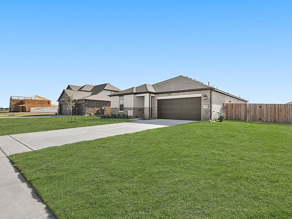 5th image of 11019 Youngquist Dr