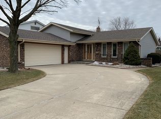1012 Azalea Dr, Munster, IN