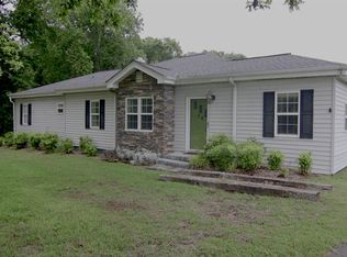 26 W McElhaney Rd, Taylors, SC 29687