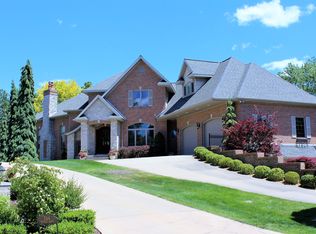 246 Riviera Dr, Brooklyn, MI 49230