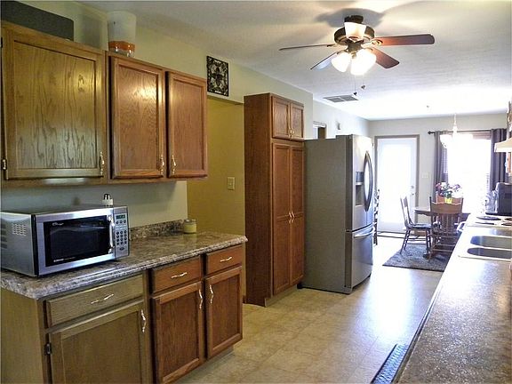 3rd image of 1011 E McKay Rd