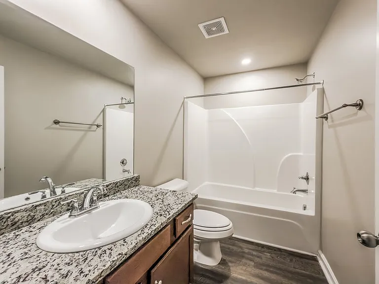 2240 Lismore Dr — Photo 16