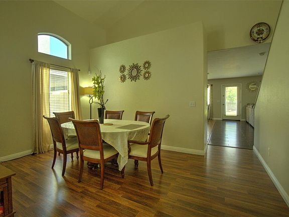 5th image of 385 E Daniella Dr