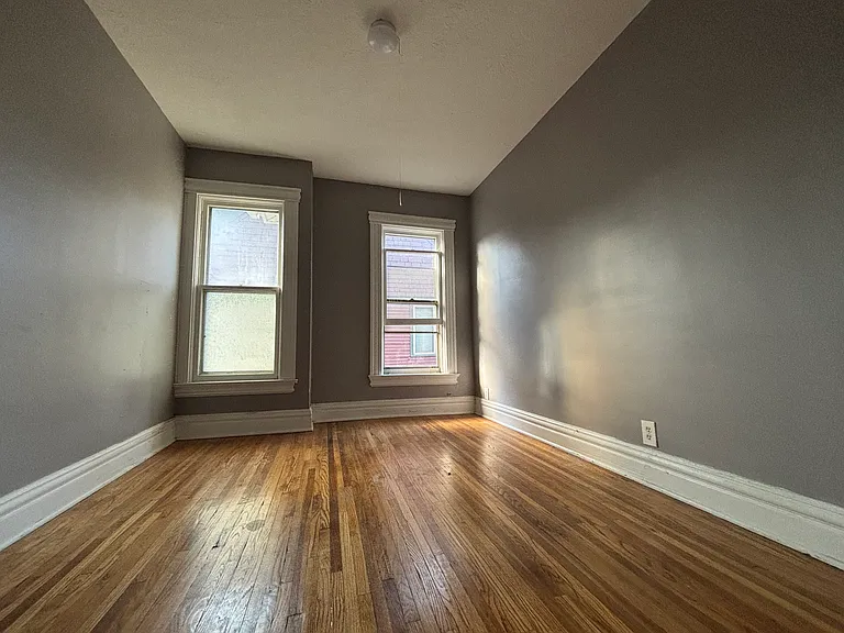 7 Roosevelt St #2 — Photo 5