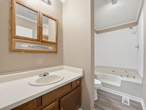 4th image of 4434 Janice Dr