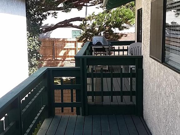 Deck off kitchen- Perfect for BBQ