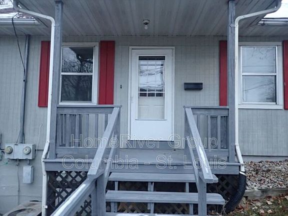 5th image of 900 Dockery St