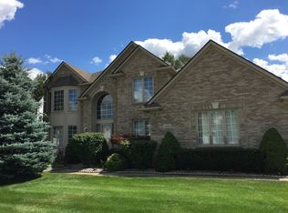 2420 Lorenzo Dr, Sterling Heights, MI 48314