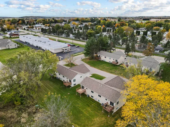924 Waters Edge Ct, Marshall, WI 53559