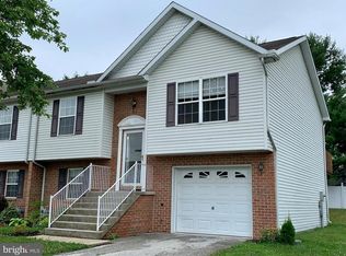 832 Logan Ln, Hanover, PA 17331