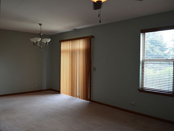 4th image of 374 Chesapeake Ln #374
