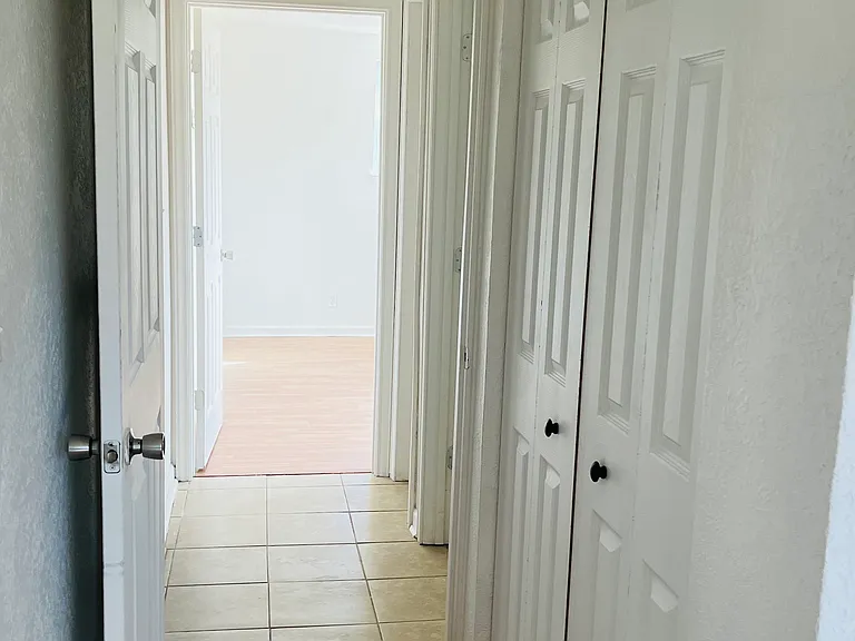 438 James St — Photo 17