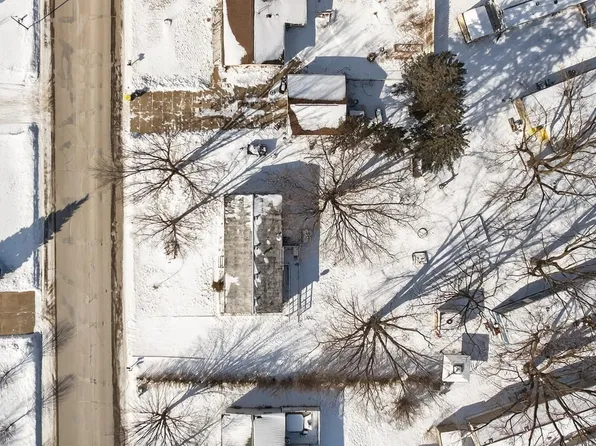 729 S 10th St, Lake City, MN 55041