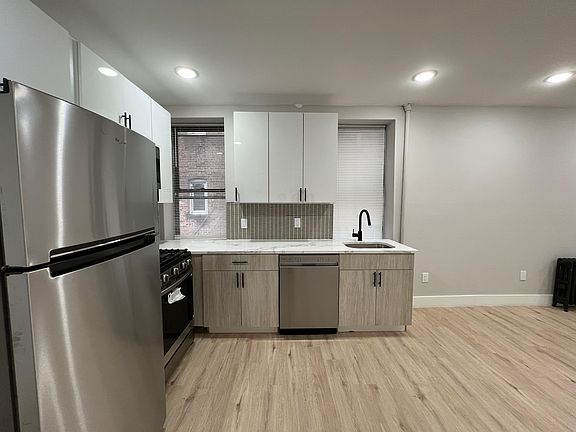 2nd image of 152 Summit Ave #2L