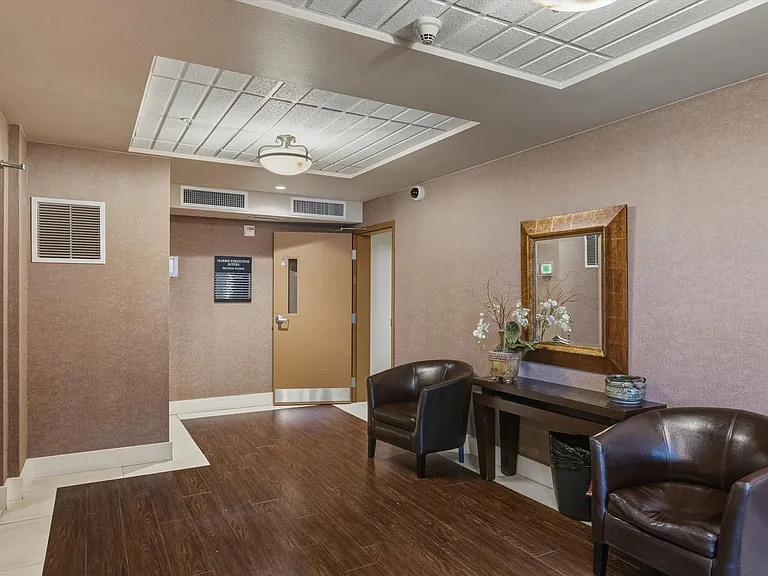 960 Harris Ave #307 — Photo 25