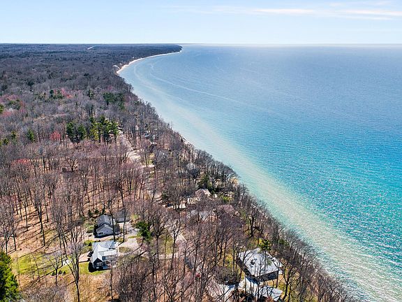 4th image of 2621 Lakeshore Dr