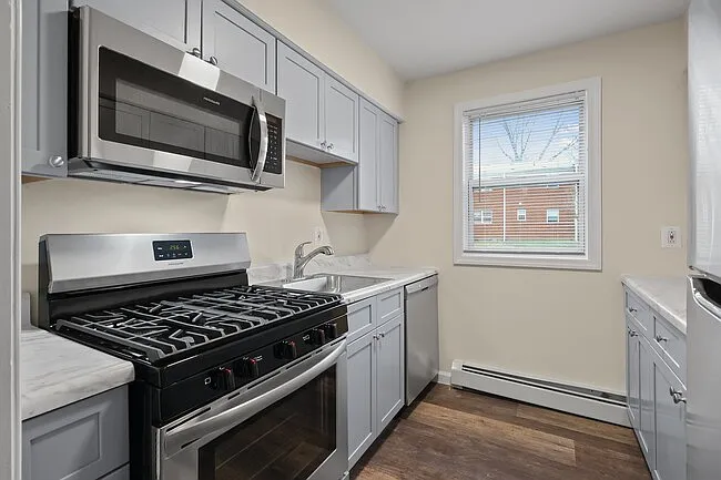Yorkshire Apartments — Photo 5
