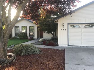 732 Glenn Way, Central Pt, OR 97502