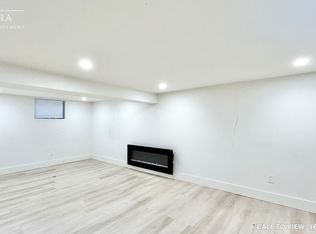 99 McAnulty Blvd #2, Hamilton, ON L8H3H3