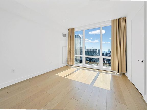 5th image of 15 Hudson Yards #32B