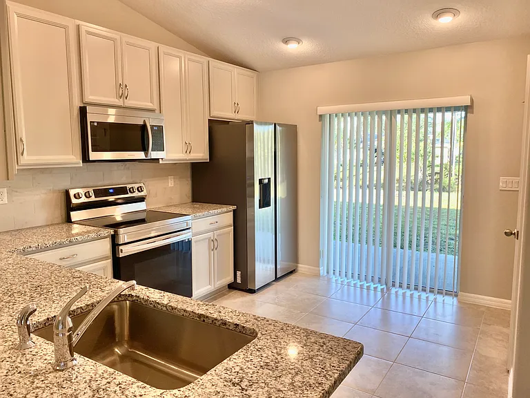 74 Emerson Dr — Photo 3